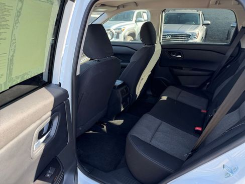 Used 2025 Nissan Rogue SV image 38