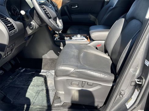 Used 2024 Nissan Armada SL w/ Captain's Chairs Package image 12