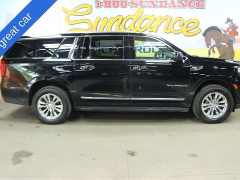 Used 2023 GMC Yukon XL SLT w/ SLT Premium Package AWD/4WD image 1