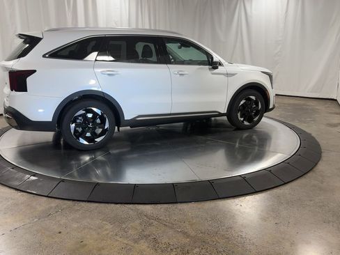 New 2025 Kia Sorento EX image 2