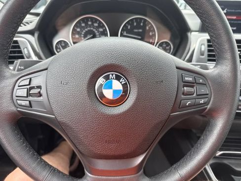 Used 2018 BMW 320i xDrive Sedan AWD/4WD image 25