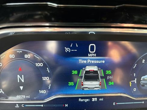 Used 2025 Chevrolet Silverado 1500 High Country w/ Technology Package AWD/4WD image 19