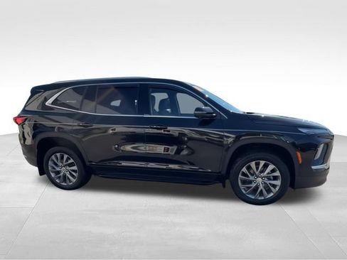 Certified 2025 Buick Enclave Preferred FWD image 9