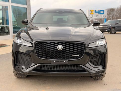 Used 2024 Jaguar F-PACE R-Dynamic S image 3