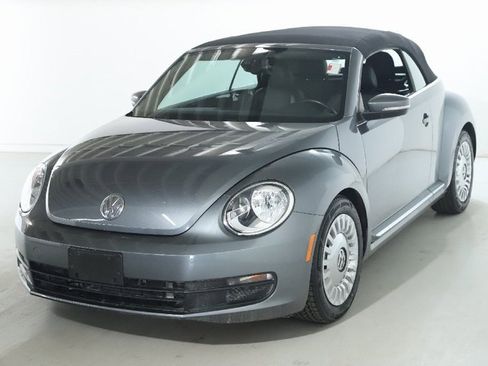 Used 2016 Volkswagen Beetle 1.8T S image 1