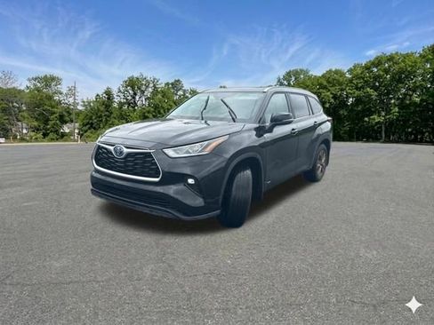 Used 2023 Toyota Highlander Bronze Edition AWD/4WD image 4