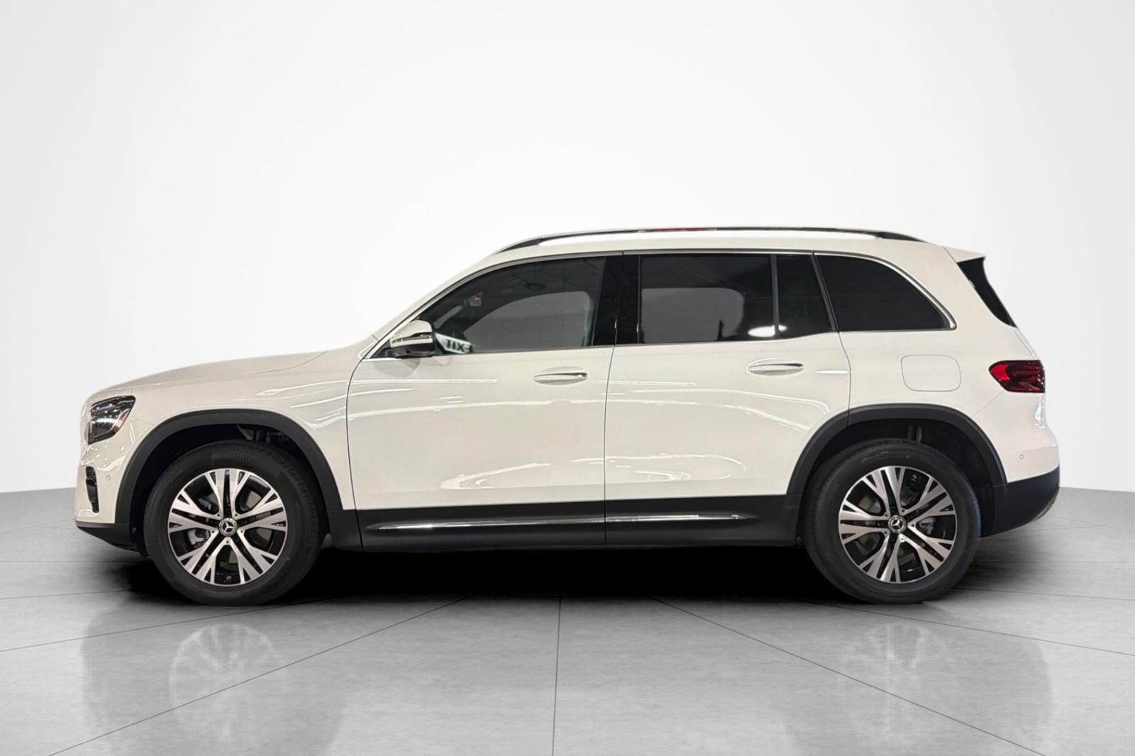 New 2026 Mercedes-Benz GLB 250 image 2
