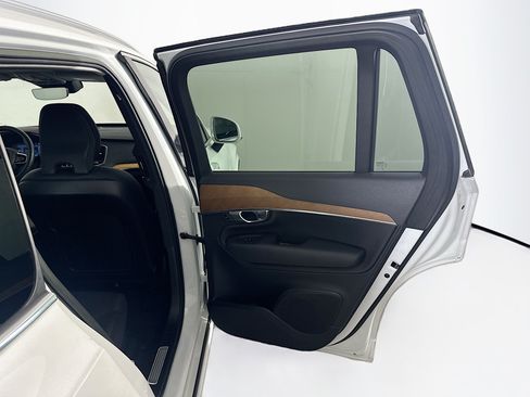 Used 2023 Volvo XC90 B6 Plus AWD/4WD image 34