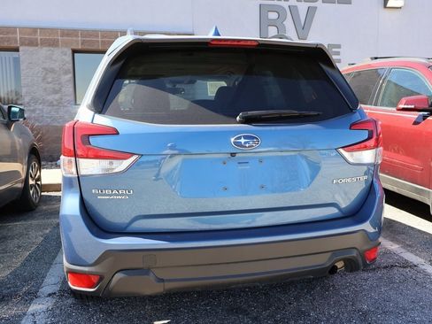 Used 2023 Subaru Forester Premium image 17