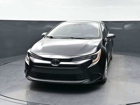 Used 2024 Toyota Corolla LE image 5