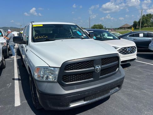 Used 2016 RAM 1500 Tradesman AWD/4WD image 2