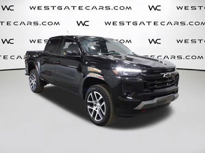 Used 2023 Chevrolet Colorado Z71 w/ Z71 Convenience Package 2