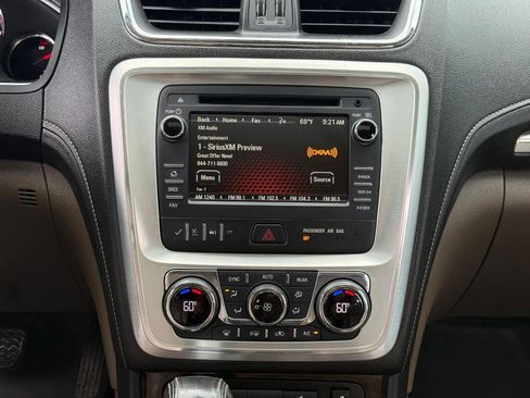 Used 2015 GMC Acadia SLT FWD image 16