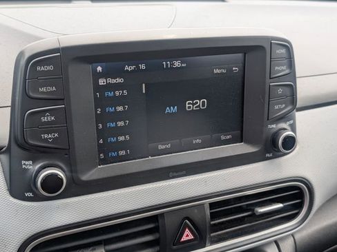 Used 2019 Hyundai Kona SE image 23