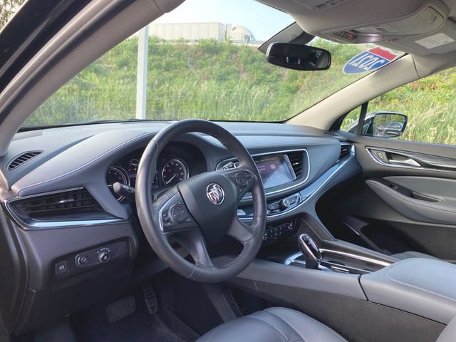 Used 2021 Buick Enclave Essence w/ Sport Touring Edition FWD image 10