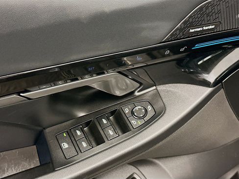 Used 2024 BMW 530i xDrive image 15