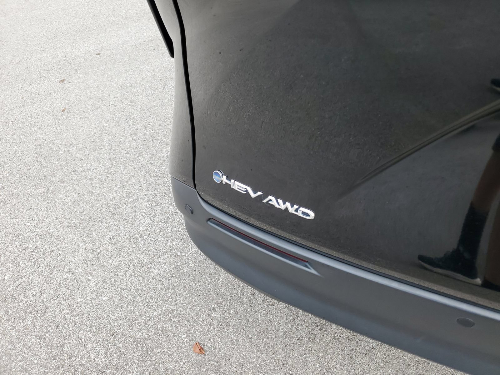 Certified 2025 Toyota Sienna XLE w/ XLE Plus Package AWD/4WD image 5