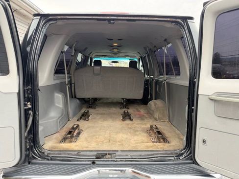 Used 2014 Ford E-350 and Econoline 350 XLT image 8