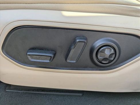 Used 2024 Jeep Grand Cherokee L Limited RWD image 11