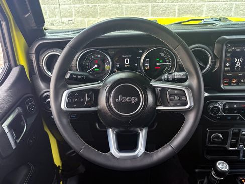 Used 2023 Jeep Wrangler Unlimited Sahara w/ Cold Weather Group AWD/4WD image 31