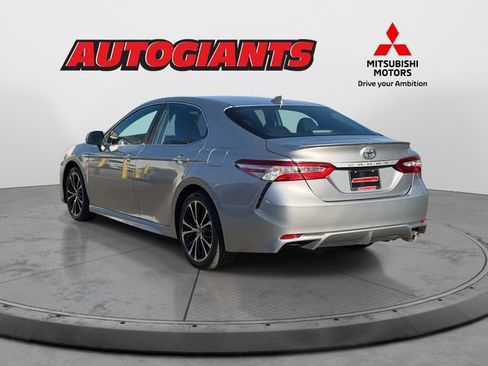 Used 2020 Toyota Camry SE image 4