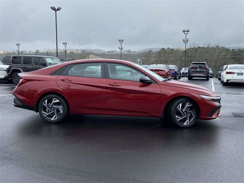 Certified 2025 Hyundai Elantra Sport image 2