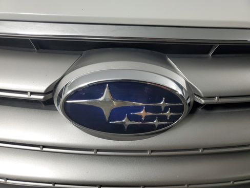 Used 2017 Subaru Legacy 3.6R Limited AWD/4WD image 10