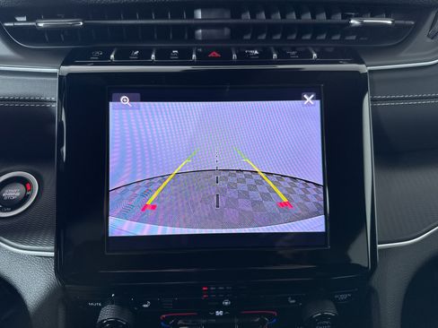 New 2025 Jeep Grand Cherokee Altitude image 15