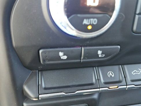 Used 2020 GMC Sierra 1500 SLT image 30