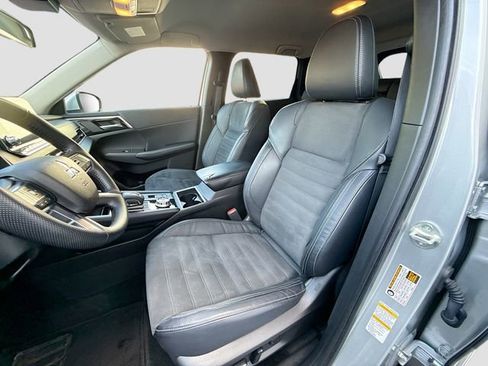 Used 2022 Mitsubishi Outlander SE image 24