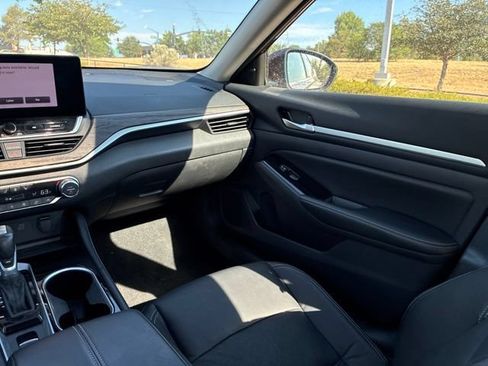 Used 2025 Nissan Altima 2.5 SL AWD/4WD image 30