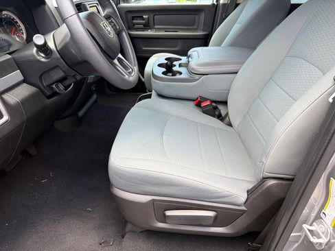 Used 2020 RAM 1500 Tradesman w/ Tradesman SXT Package RWD image 3