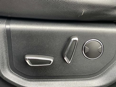 Used 2019 Ford F250 Lariat w/ Chrome Package image 18