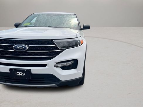 Used 2020 Ford Explorer XLT w/ Equipment Group 202A AWD/4WD image 25