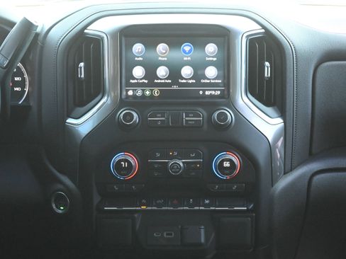 Used 2021 Chevrolet Silverado 1500 LT AWD/4WD image 29