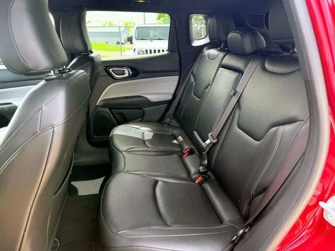Certified 2025 Jeep Compass Limited AWD/4WD image 14