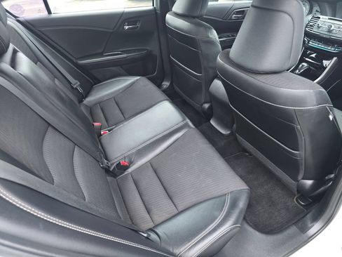 Used 2017 Honda Accord Sport image 11
