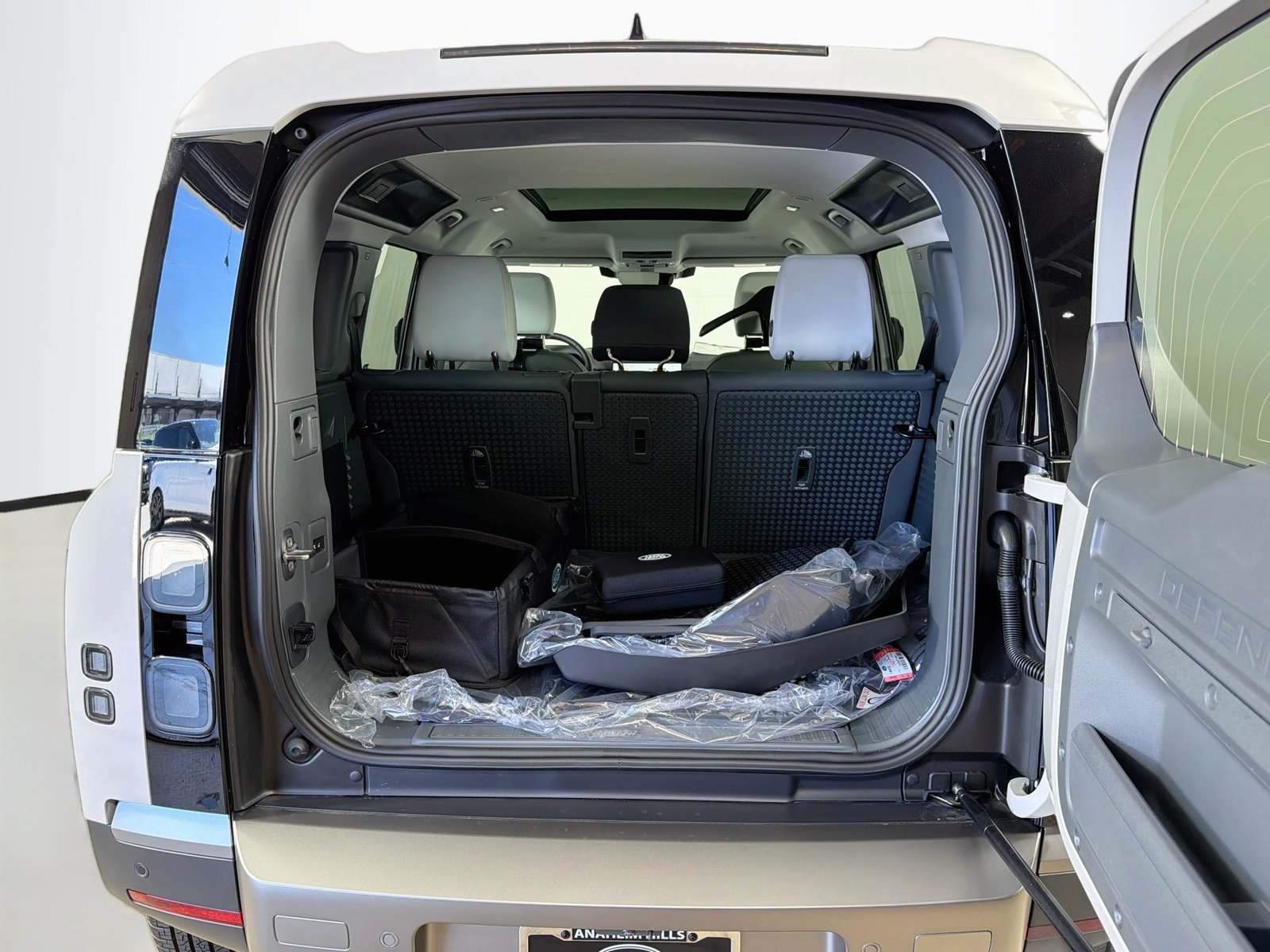 New 2026 Land Rover Defender 110 S AWD/4WD image 30