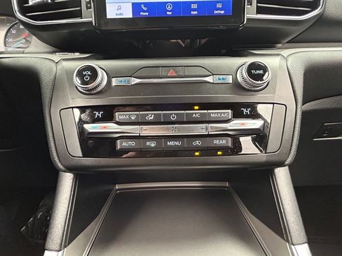 Used 2020 Ford Explorer XLT w/ Equipment Group 202A image 20