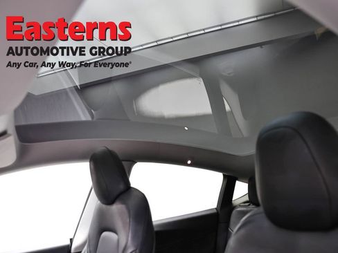 Used 2021 Tesla Model Y Long Range AWD/4WD image 29