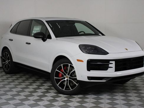 New 2026 Porsche Cayenne S image 9