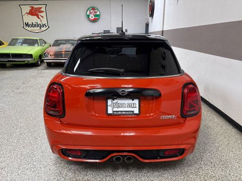 Used 2019 MINI Cooper S w/ Premium Package image 8