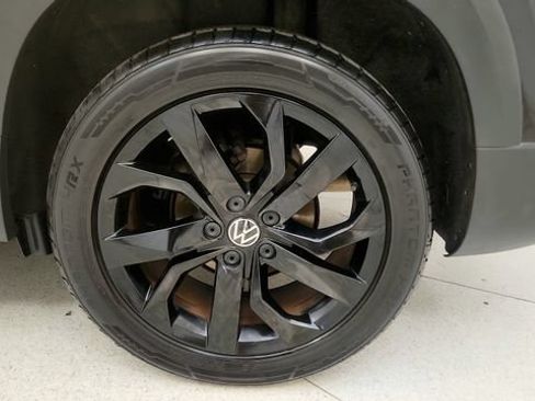 Used 2022 Volkswagen Taos SE FWD image 72