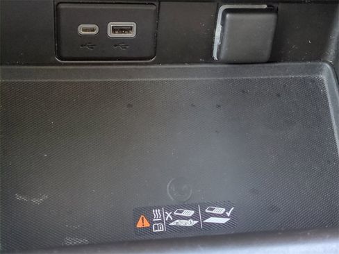 Used 2021 GMC Yukon SLT image 21