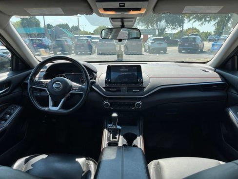 Used 2022 Nissan Altima 2.0 SR FWD image 42