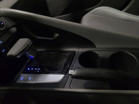 Used 2021 Hyundai Elantra SE image 26