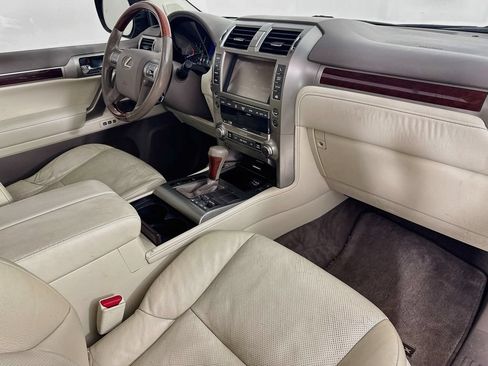 Used 2016 Lexus GX 460 w/ Premium Package AWD/4WD image 38