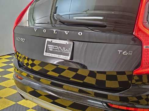 Used 2019 Volvo XC90 T6 Momentum w/ Protection Package image 14