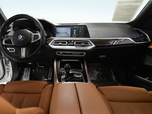 Used 2023 BMW X5 xDrive40i w/ M Sport Package image 12