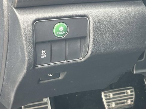 Used 2017 Honda Accord Sport Special Edition image 25